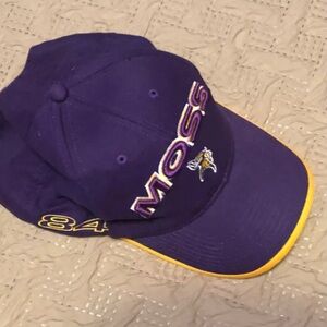 (Vintage) Randy Moss #84 Vikings baseball cap.